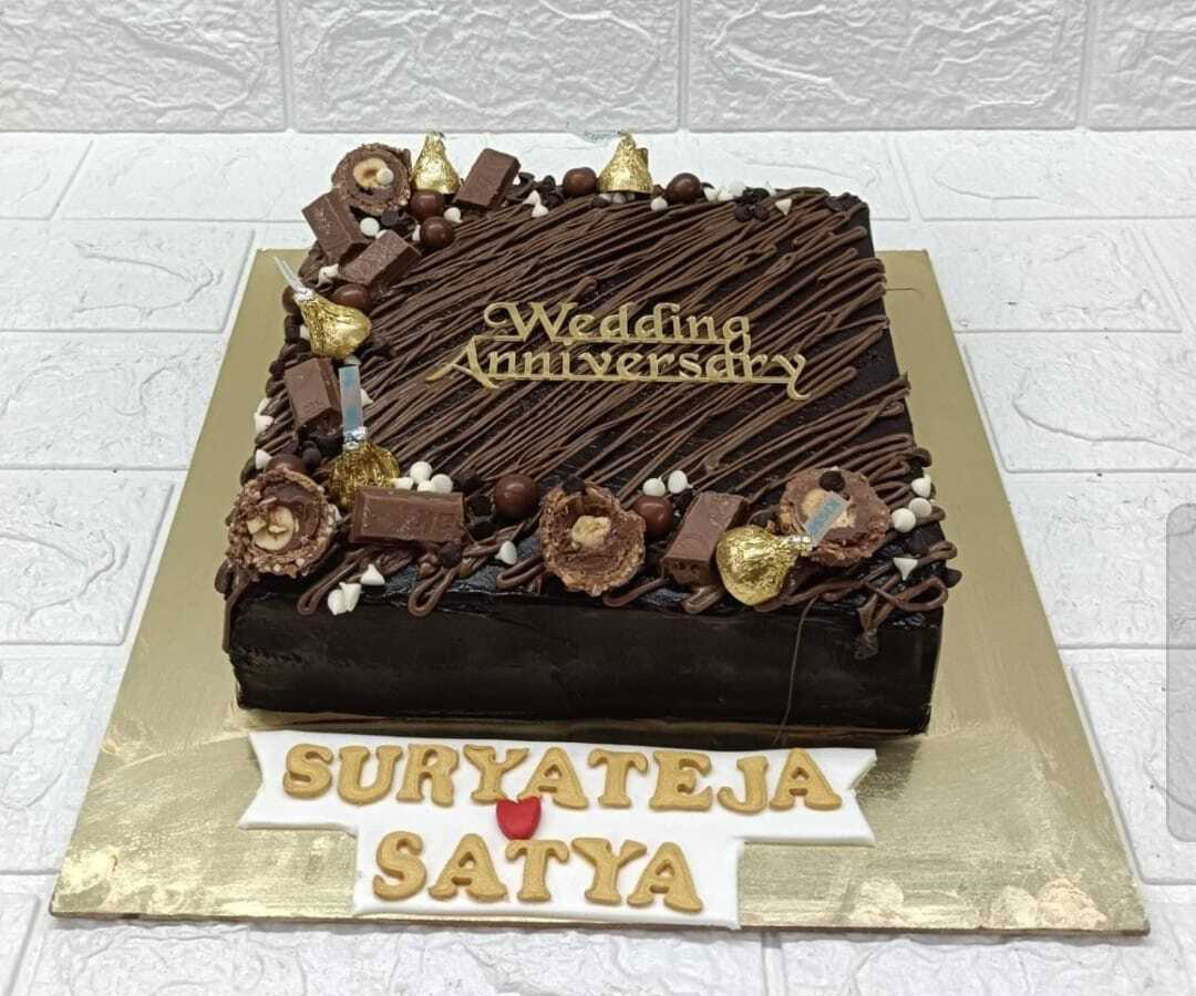 Luxury Chocolate Wedding Anniversary Cake