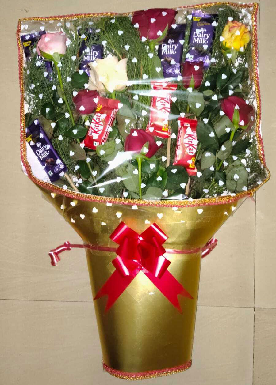 Mixed Color Roses &amp; KitKat Chocolate Bouquet with Chart Paper Packing