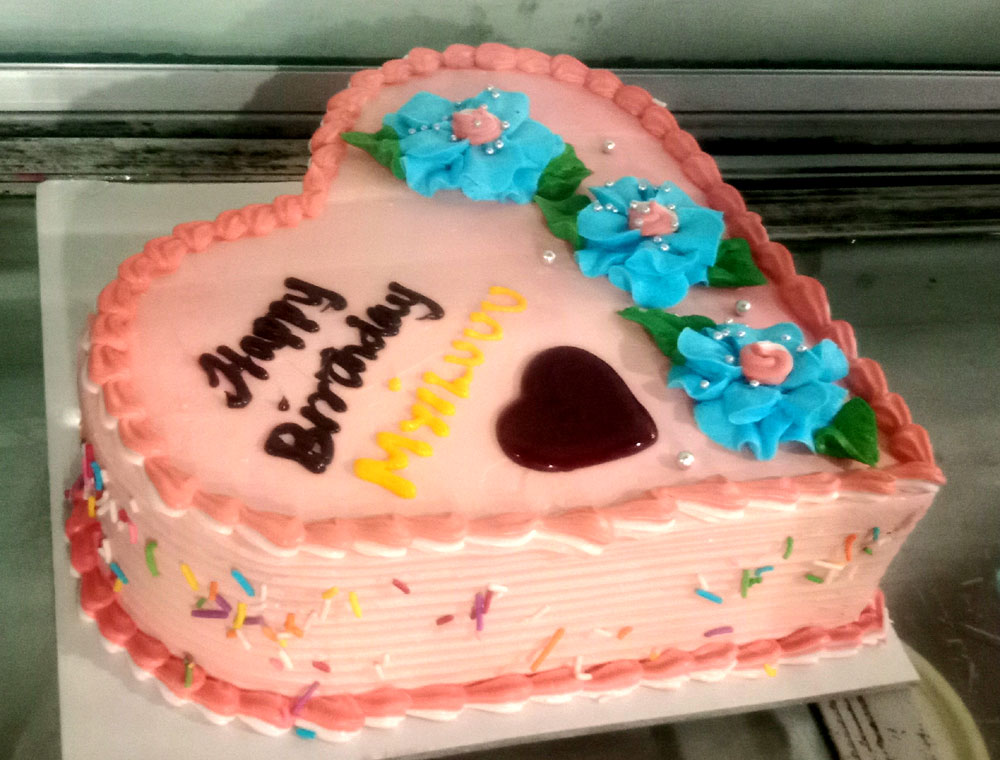 Strawberry Flavour Heart Shape Cake